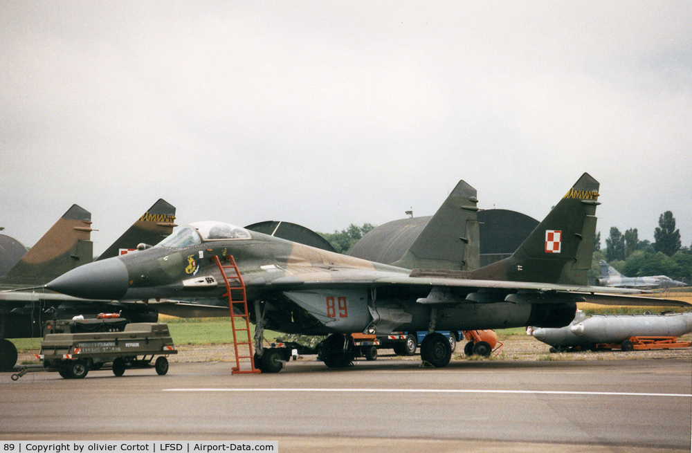 89, Mikoyan-Gurevich MiG-29A C/N 2960526389/3906, Dijon airshow 1997