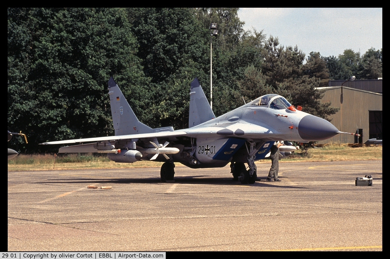 29 01, 1988 Mikoyan-Gurevich MiG-29G C/N 2960525106/3412, tiger meet 2001