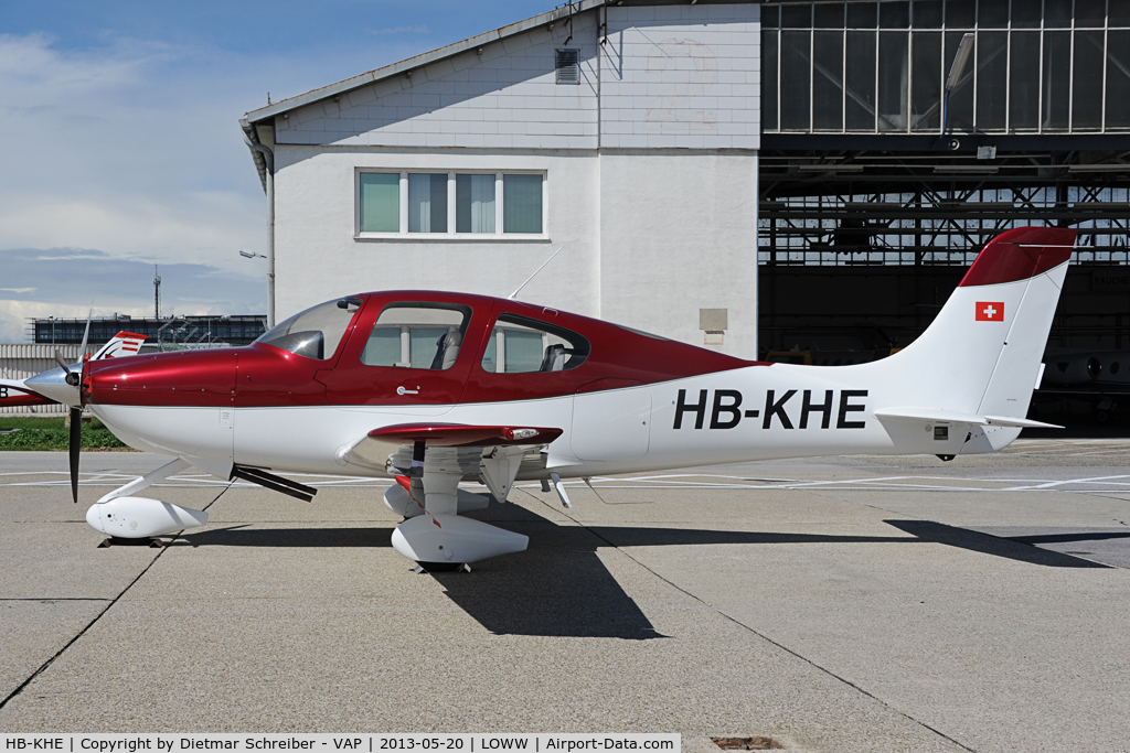 HB-KHE, 2003 Cirrus SR20 C/N 1330, Cirrus SR20