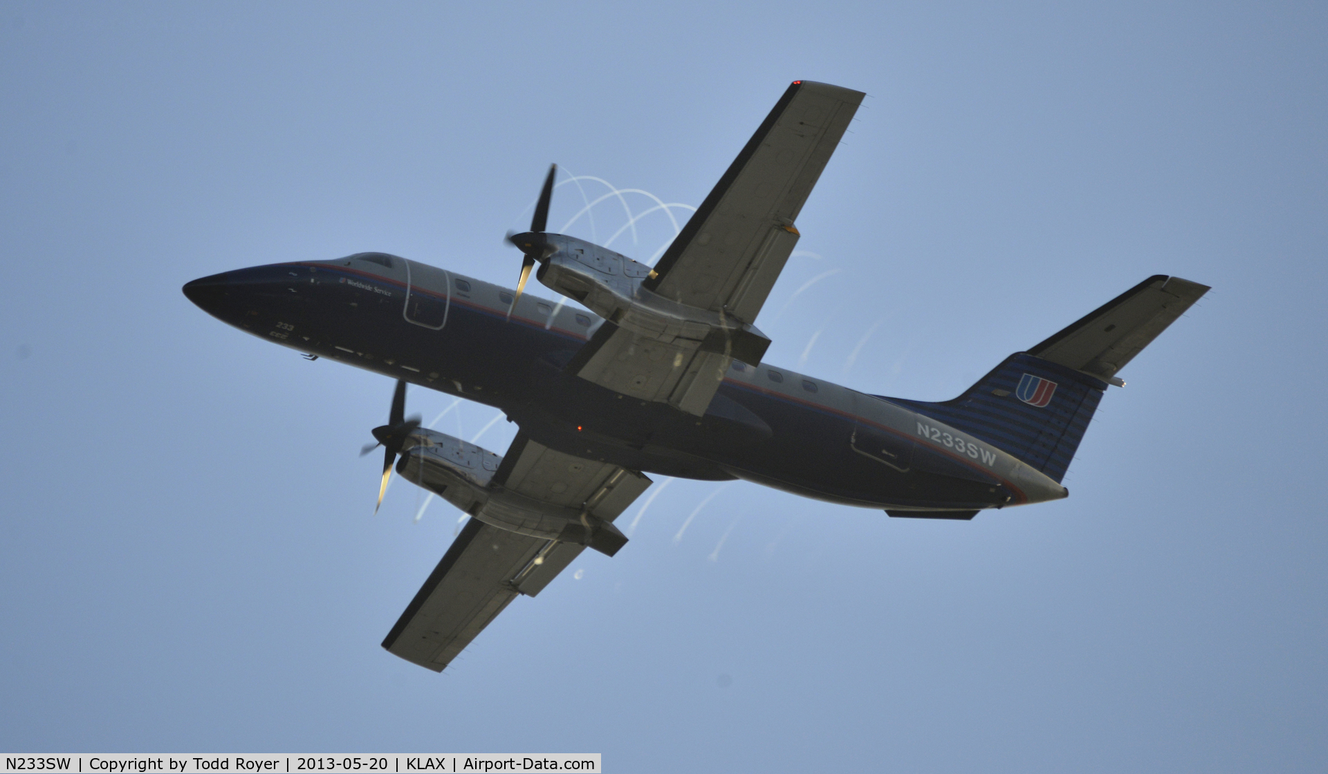 N233SW, 1995 Embraer EMB-120ER Brasilia C/N 120.307, Departing LAX