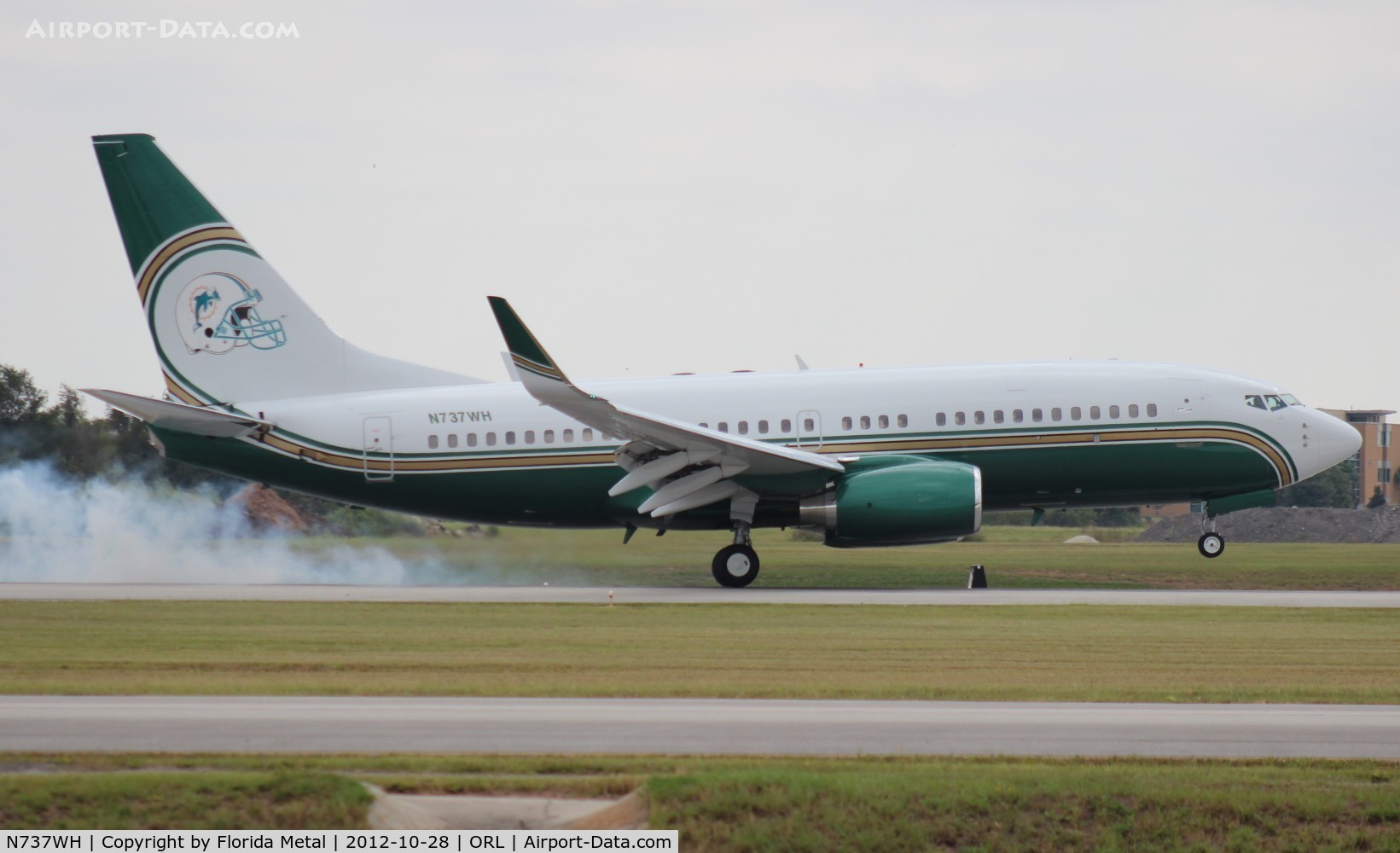 N737WH, 1998 Boeing 737-75T BBJ C/N 29142, Former Miami Dolphins BBJ, has now been taken over by Devoss (Amway/Orlando Magic NBA) wearing new reg N260DV