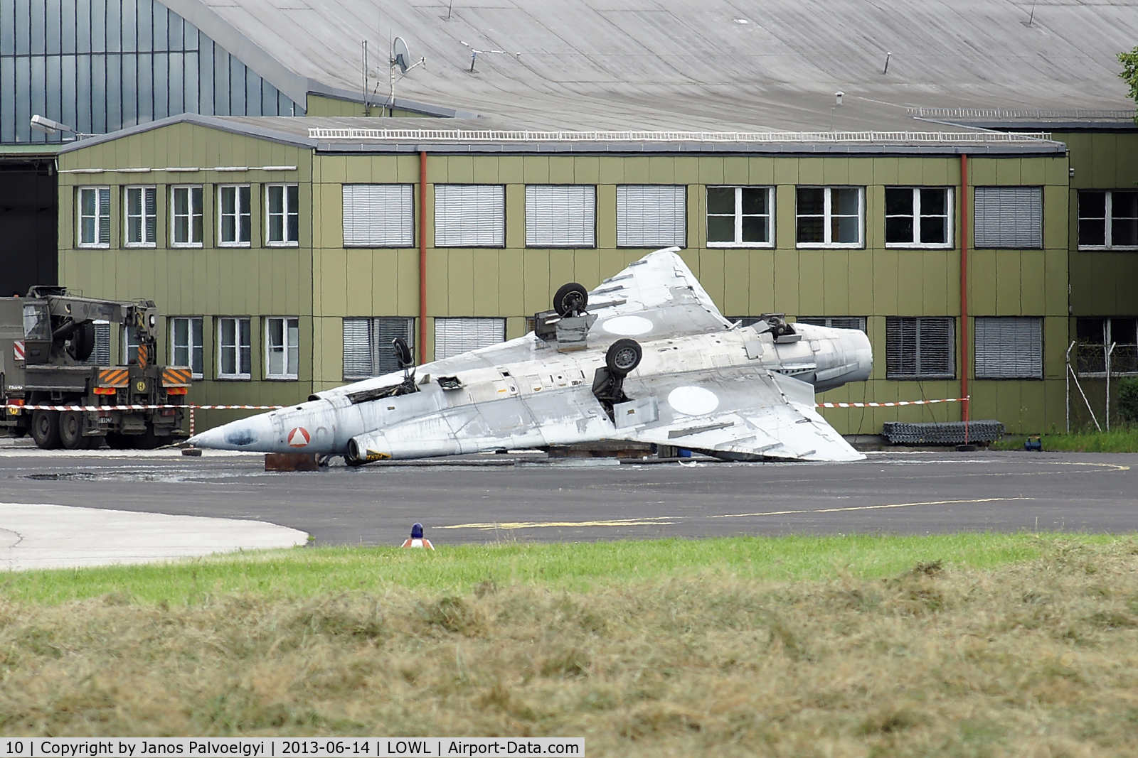 10, Saab J-35Oe MkII Draken C/N 35-1410, Austrian Airforce Saab Draken 35Ö destroyed in LNZ/LOWL