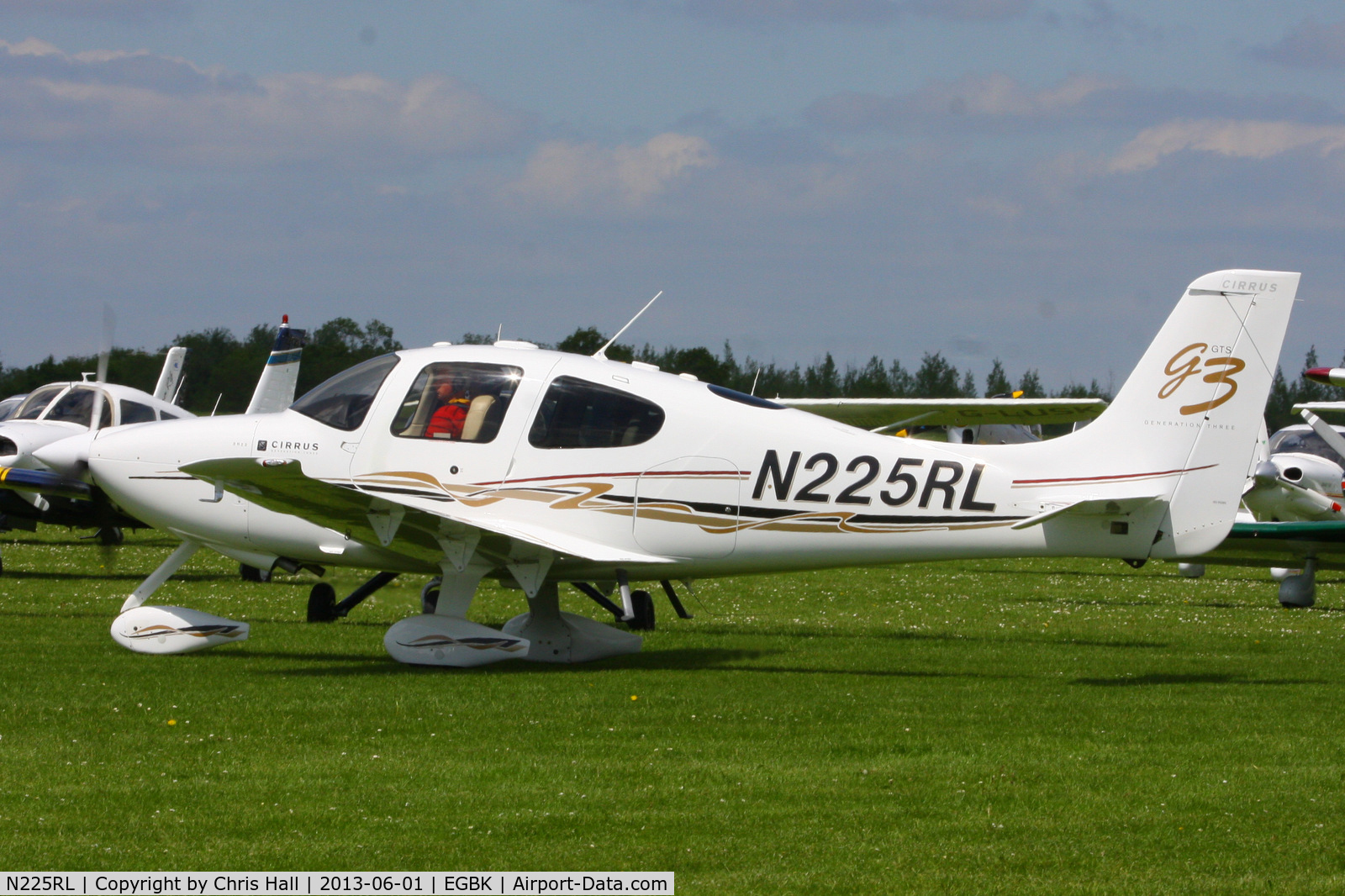 N225RL, Cirrus SR22 G3 GTS C/N 2981, at AeroExpo 2013
