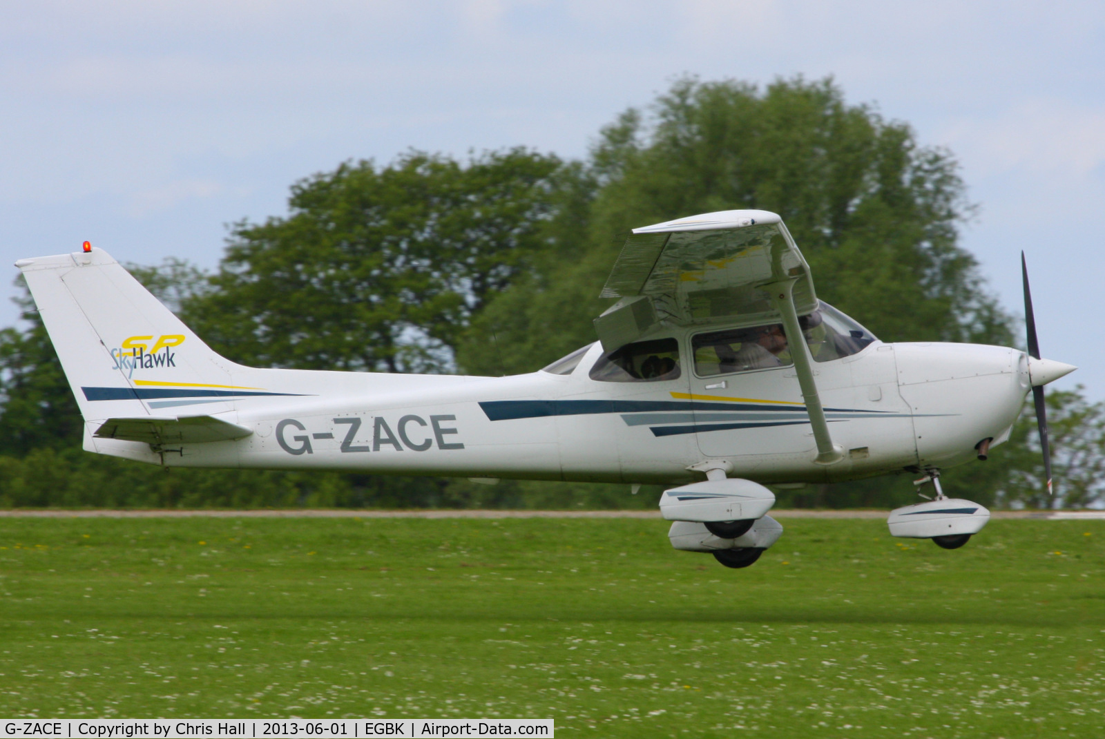 G-ZACE, 2001 Cessna 172S C/N 172S8808, at AeroExpo 2013