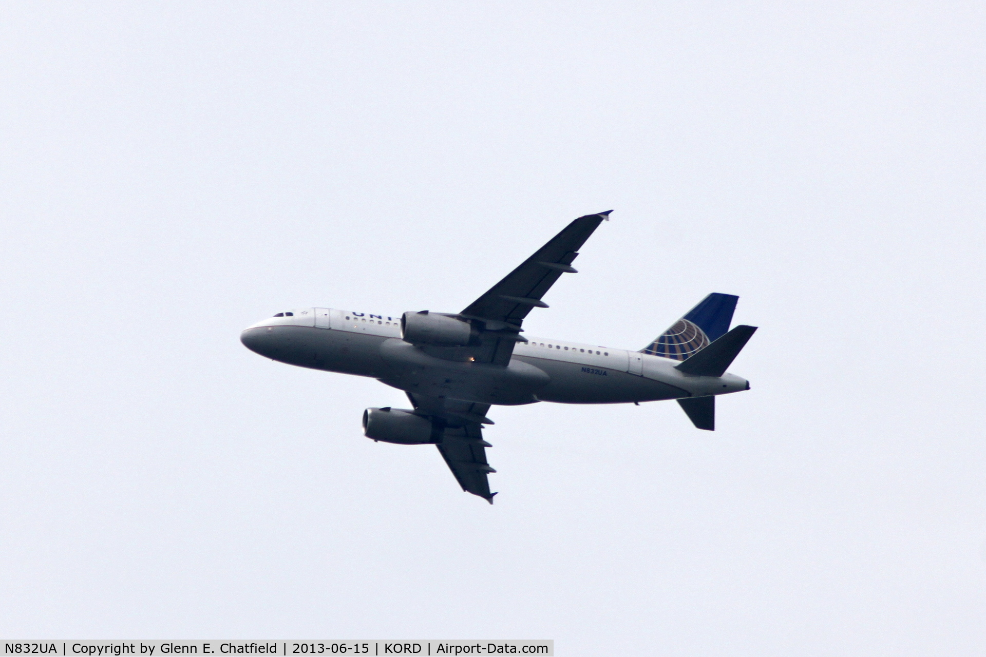 N832UA, 2000 Airbus A319-131 C/N 1321, Over Itasca after departing O'Hare
