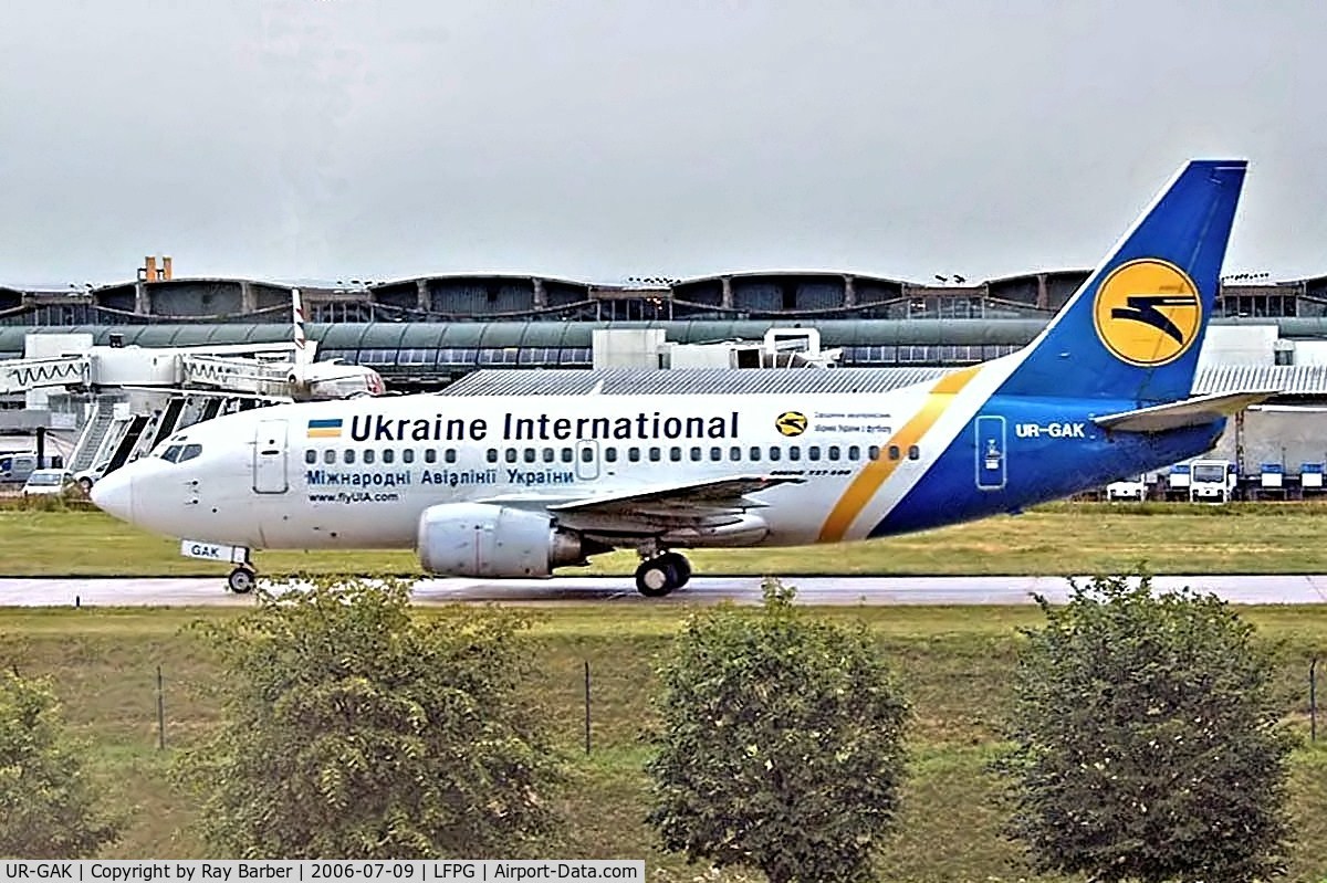 UR-GAK, 1992 Boeing 737-5Y0 C/N 26075, Boeing 737-5Y0 [26075] (Ukraine International Airlines) Paris-Charles De Gaulle~F 09/07/2006