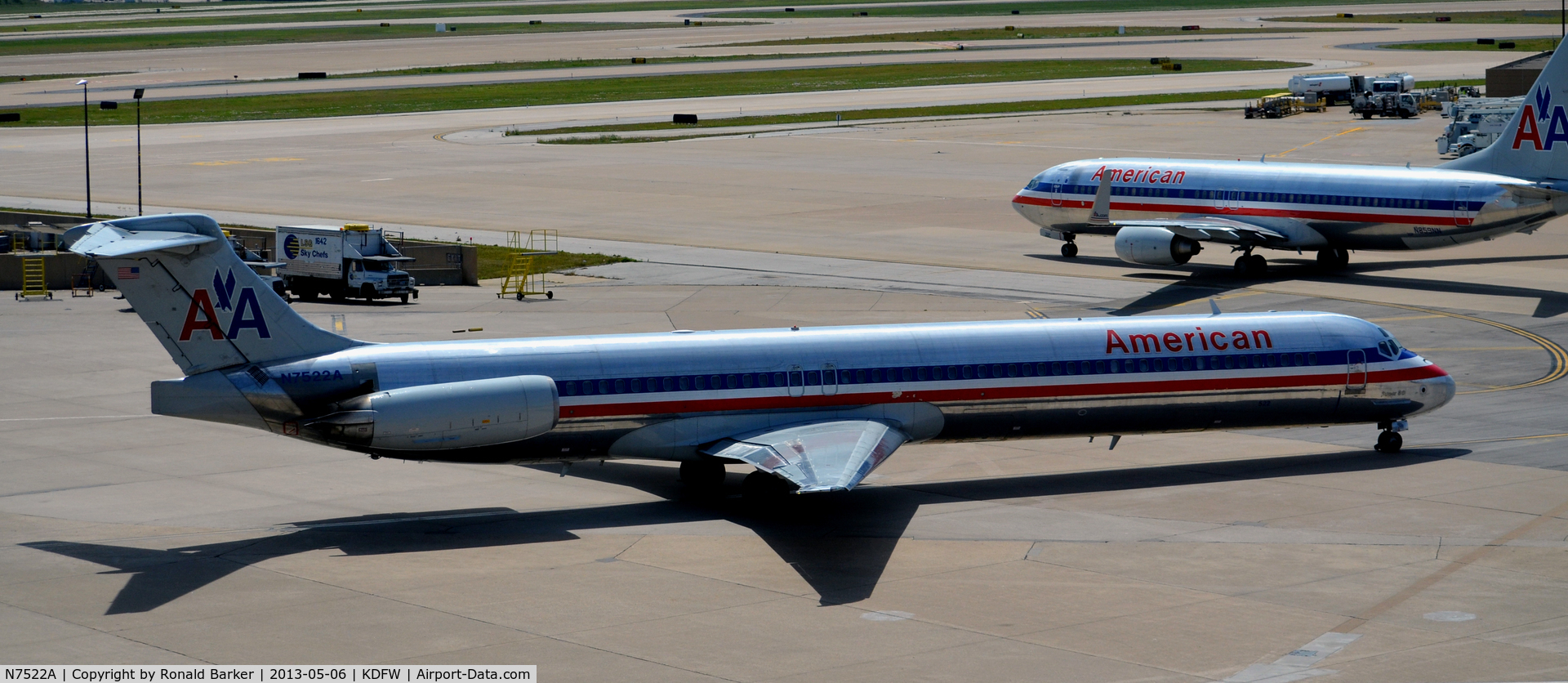 N7522A, 1990 McDonnell Douglas MD-82 (DC-9-82) C/N 49899, Taxi DFW TX