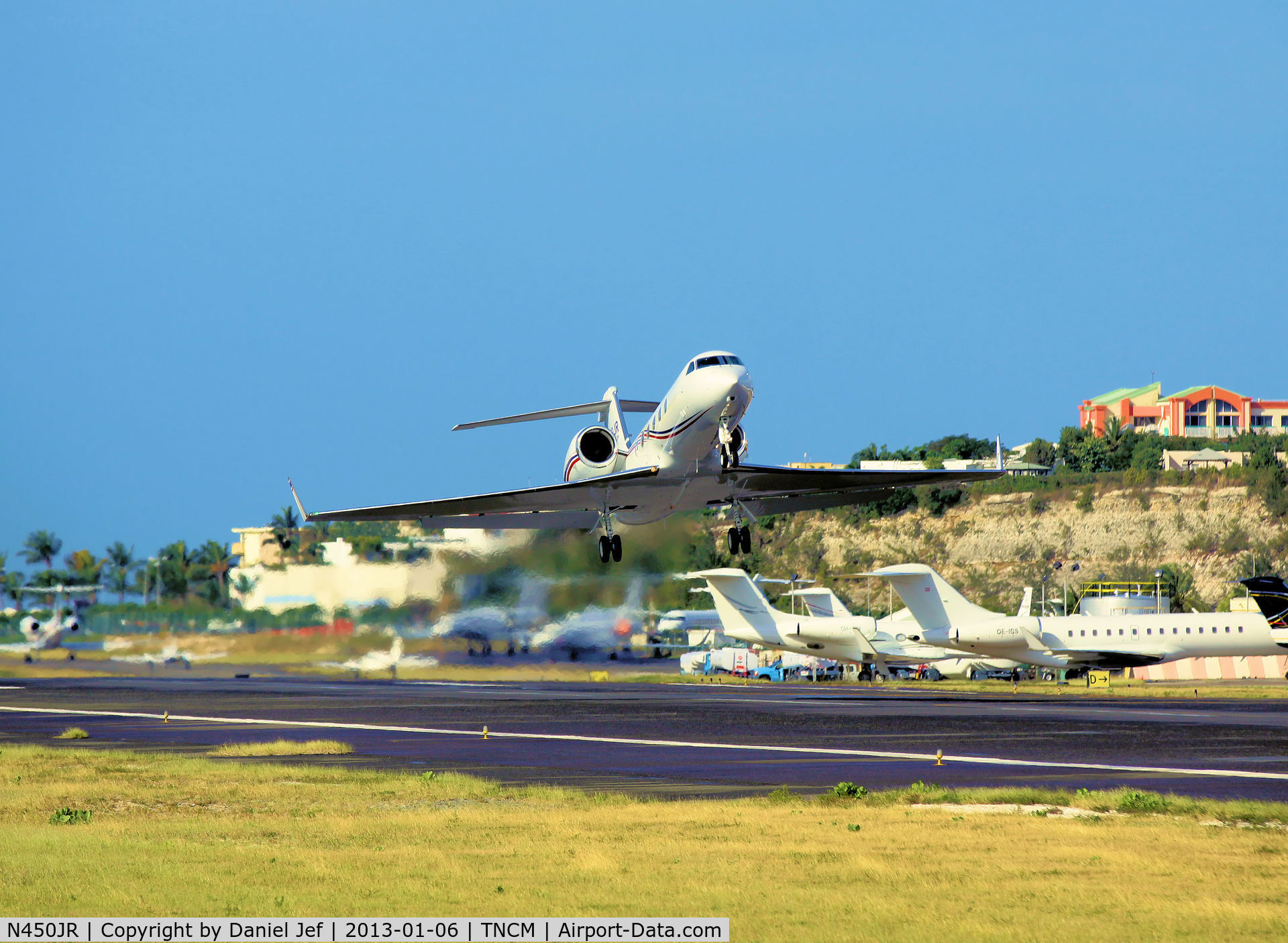 N450JR, 2011 Gulfstream Aerospace GIV-X (G450) C/N 4218, N450JR