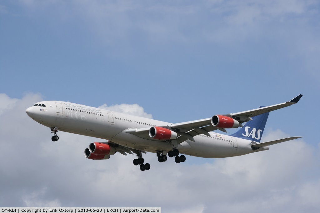 OY-KBI, 2001 Airbus A340-313X C/N 430, OY-KBI landing on rw 22L