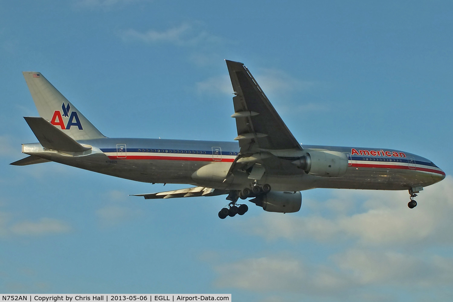 N752AN, 2001 Boeing 777-223 C/N 30260, American Airlines