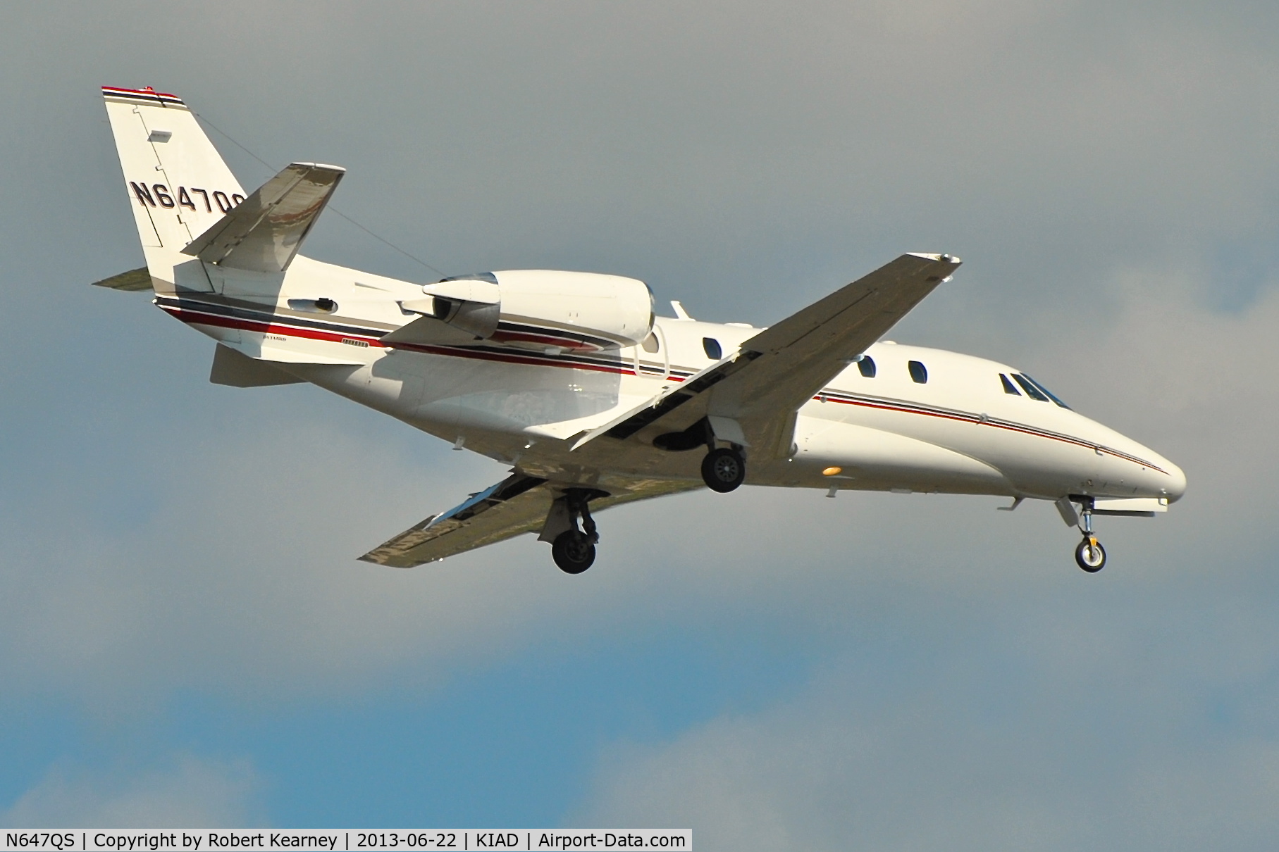 N647QS, 2005 Cessna 560XL C/N 560-5547, On finals for r/w 19L