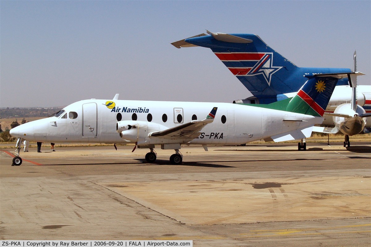 ZS-PKA, 1996 Beech 1900D C/N UE-228, Beech 1900D [UE-228] (Air Namibia) Lanseria~ZS 20/09/2006