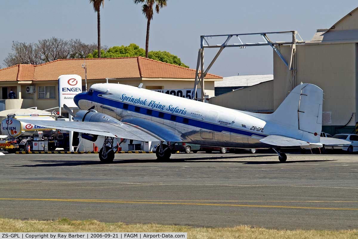 ZS-GPL, 1942 Douglas DC-3 (C-47A-30-DL) C/N 9581, Douglas DC-3C-47A-30-DL [9581] (Springbok Flying Safaris) Johannesburg-Rand~ZS 21/09/2006