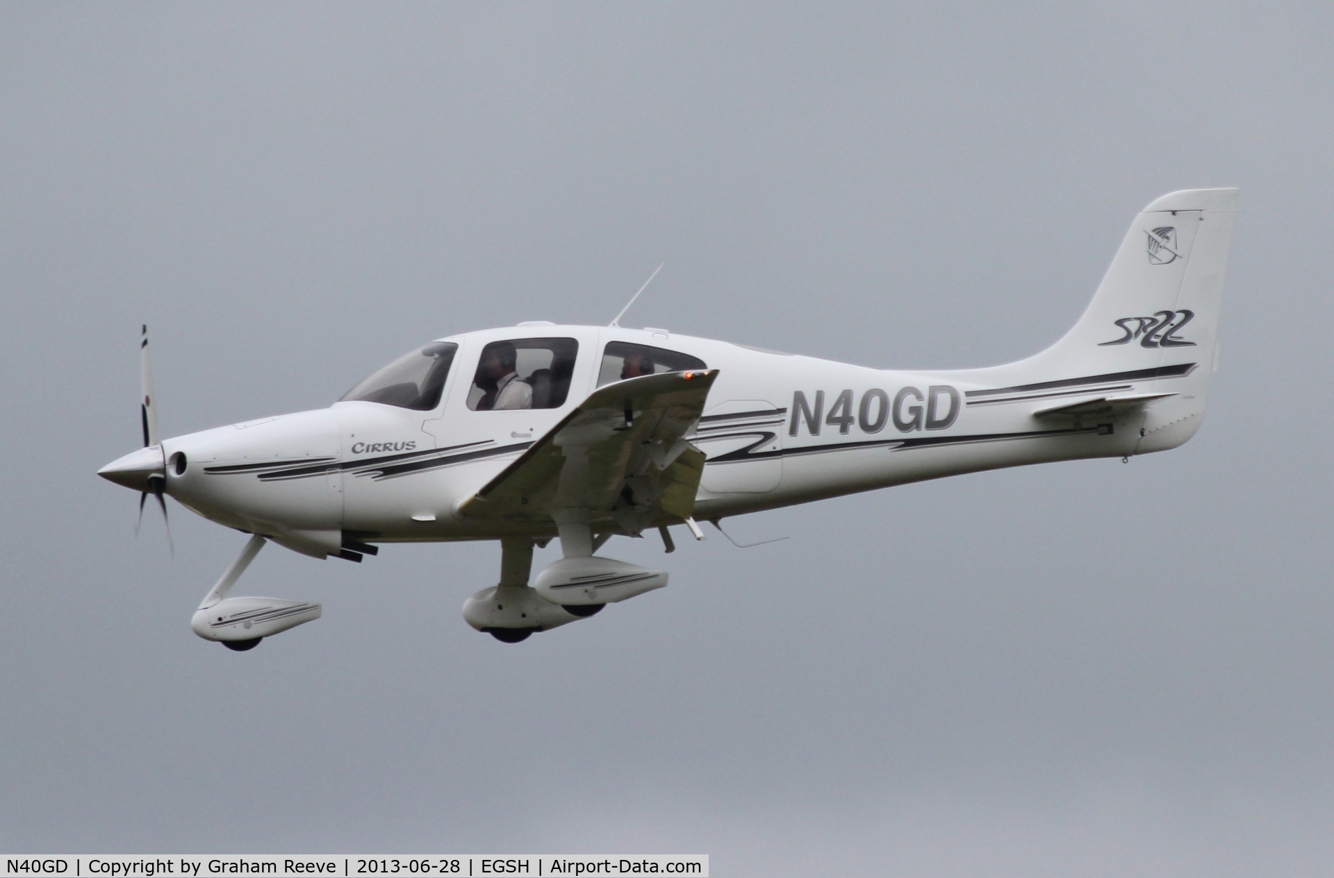 N40GD, 2003 Cirrus SR22 C/N 0473, About to land at Norwich.