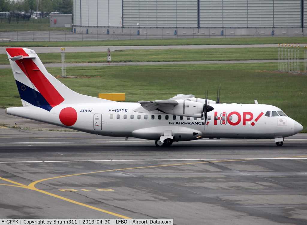 F-GPYK, 1997 ATR 42-500 C/N 537, Lining up rwy 14R for departure...