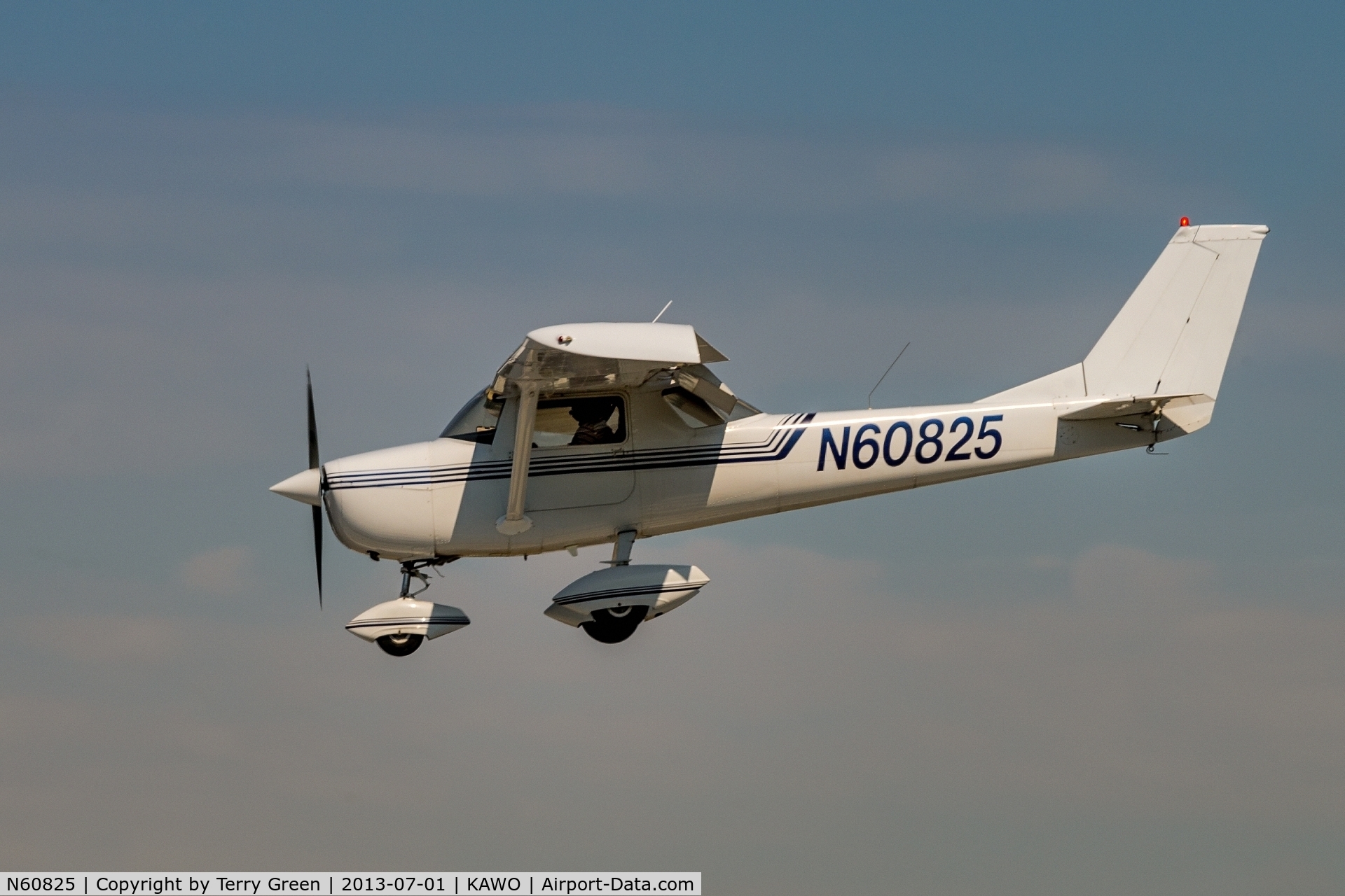 N60825, 1969 Cessna 150J C/N 15070603, Landing 34 @ KAWO