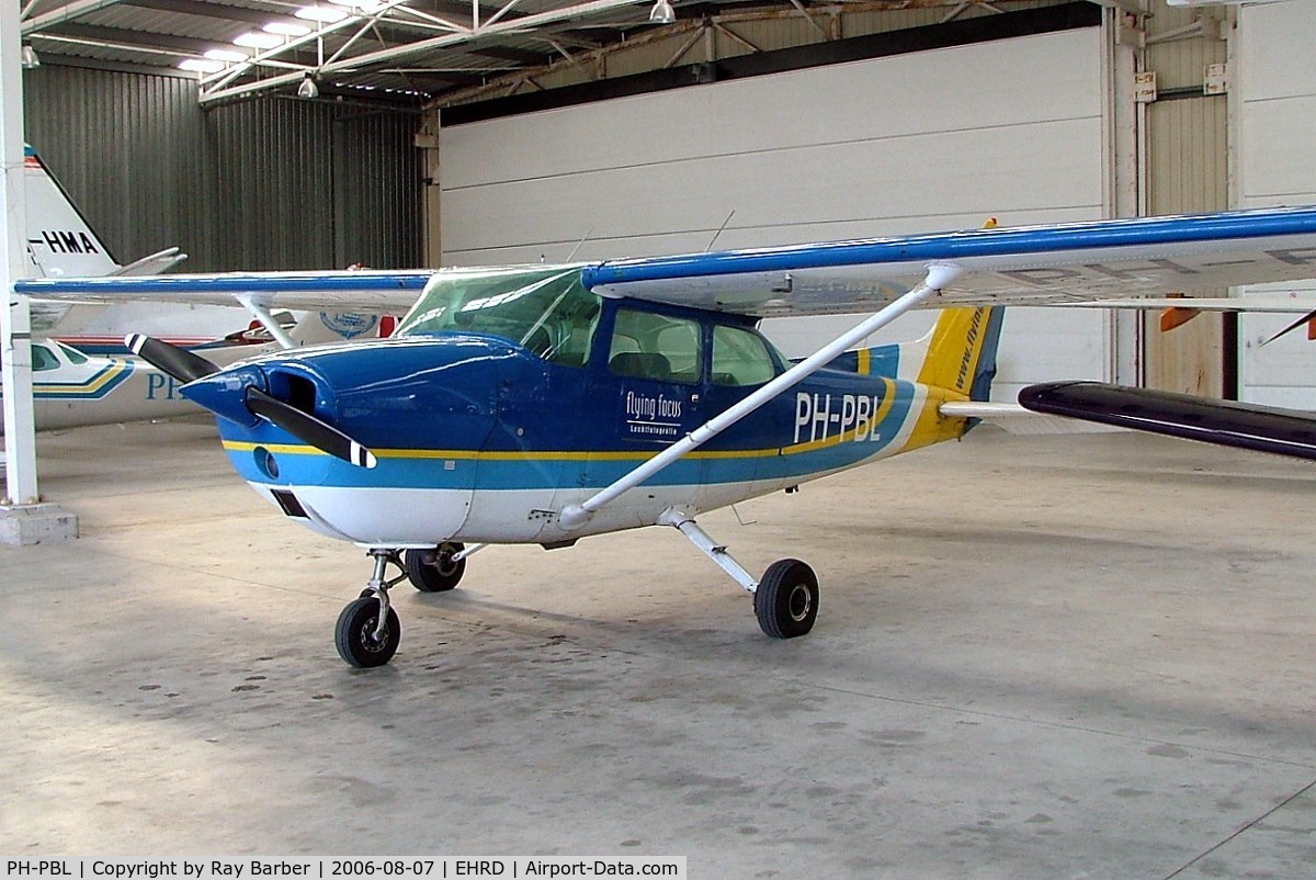 PH-PBL, 1976 Cessna 172M C/N 17267417, Cessna 172M Skyhawk [172-67417] Rotterdam~PH 07/08/2006