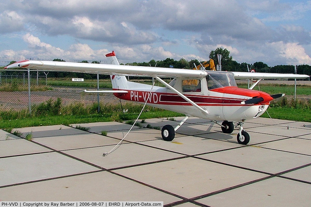 PH-VVD, Reims F150M C/N 1372, R/Cessna F.150M [1372] Rotterdam~PH 07/08/2006