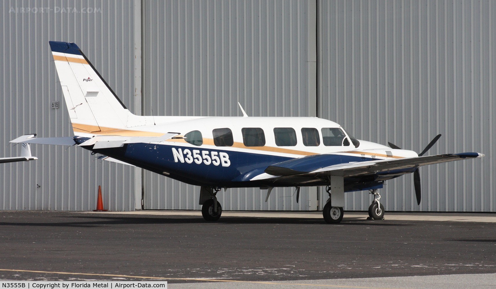 N3555B, Piper PA-31-350 Chieftain C/N 31-8052056, PA-31-350