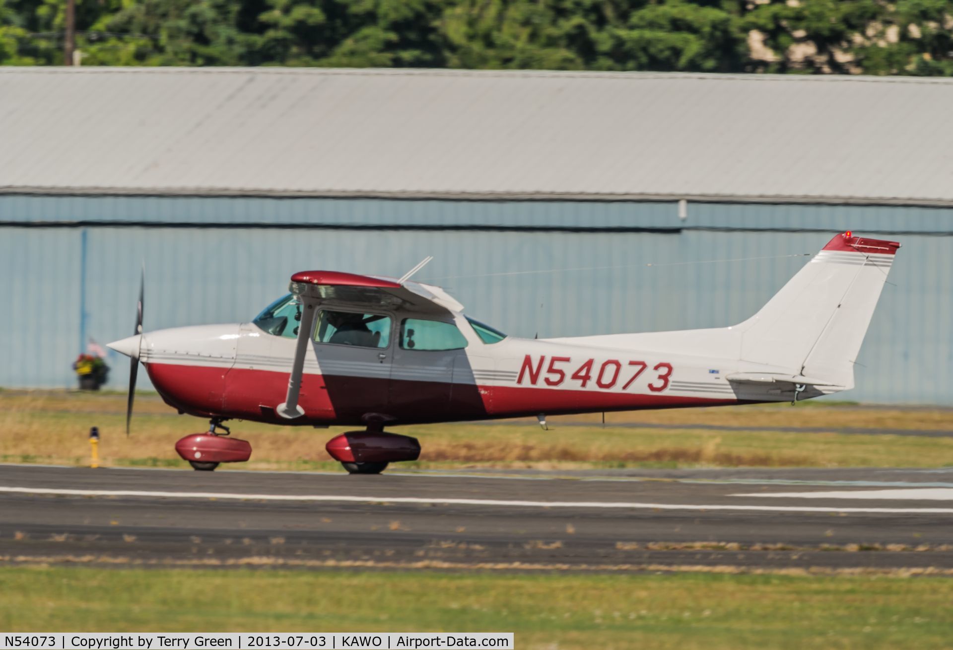 N54073, 1981 Cessna 172P C/N 17274868, Landing 34 @ KAWO