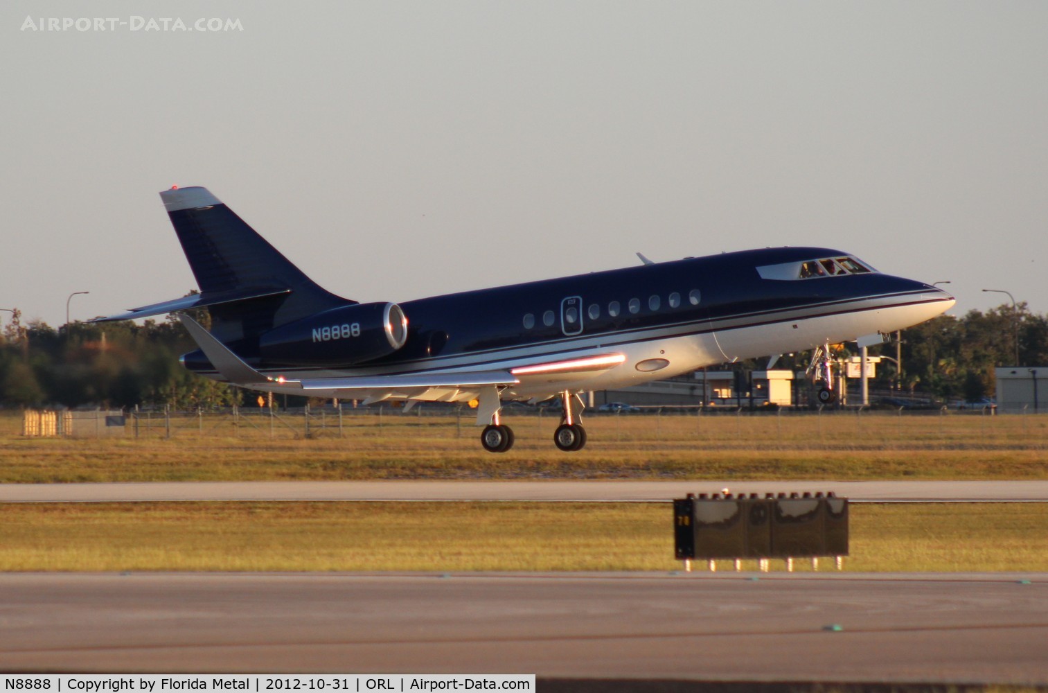 N8888, 1996 Dassault Falcon 2000 C/N 28, Falcon 2000 leaving NBAA