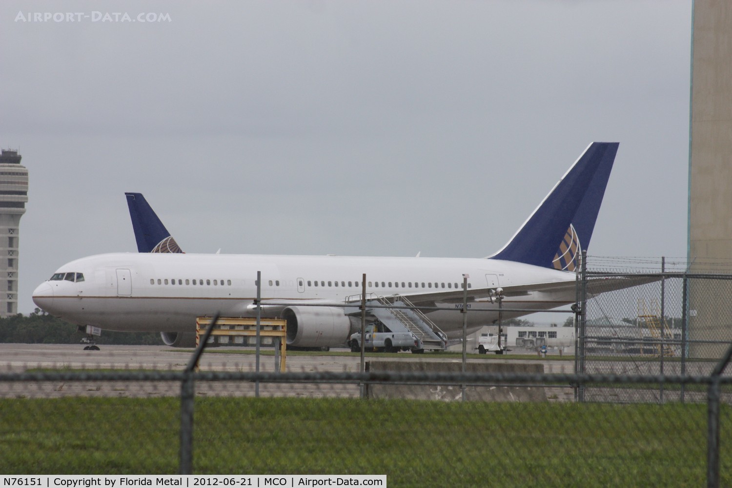 N76151, 2000 Boeing 767-224/ER C/N 30430, United 767-200 without titles