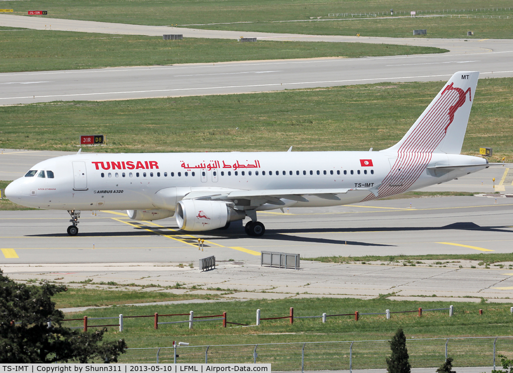 TS-IMT, 2012 Airbus A320-214 C/N 5204, Lining up rwy 31R for departure...
