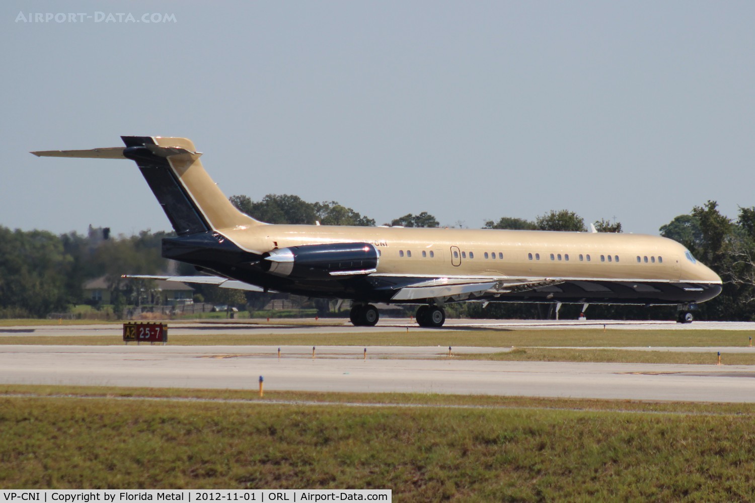 VP-CNI, 1989 McDonnell Douglas MD-87 (DC-9-87) C/N 49767, Private MD-87 leaving NBAA