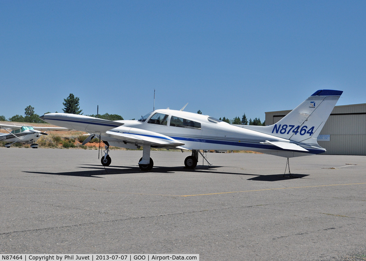 N87464, 1975 Cessna 310R C/N 310R0576, Parked at Nevada County Airport, Grass Valley, CA.
