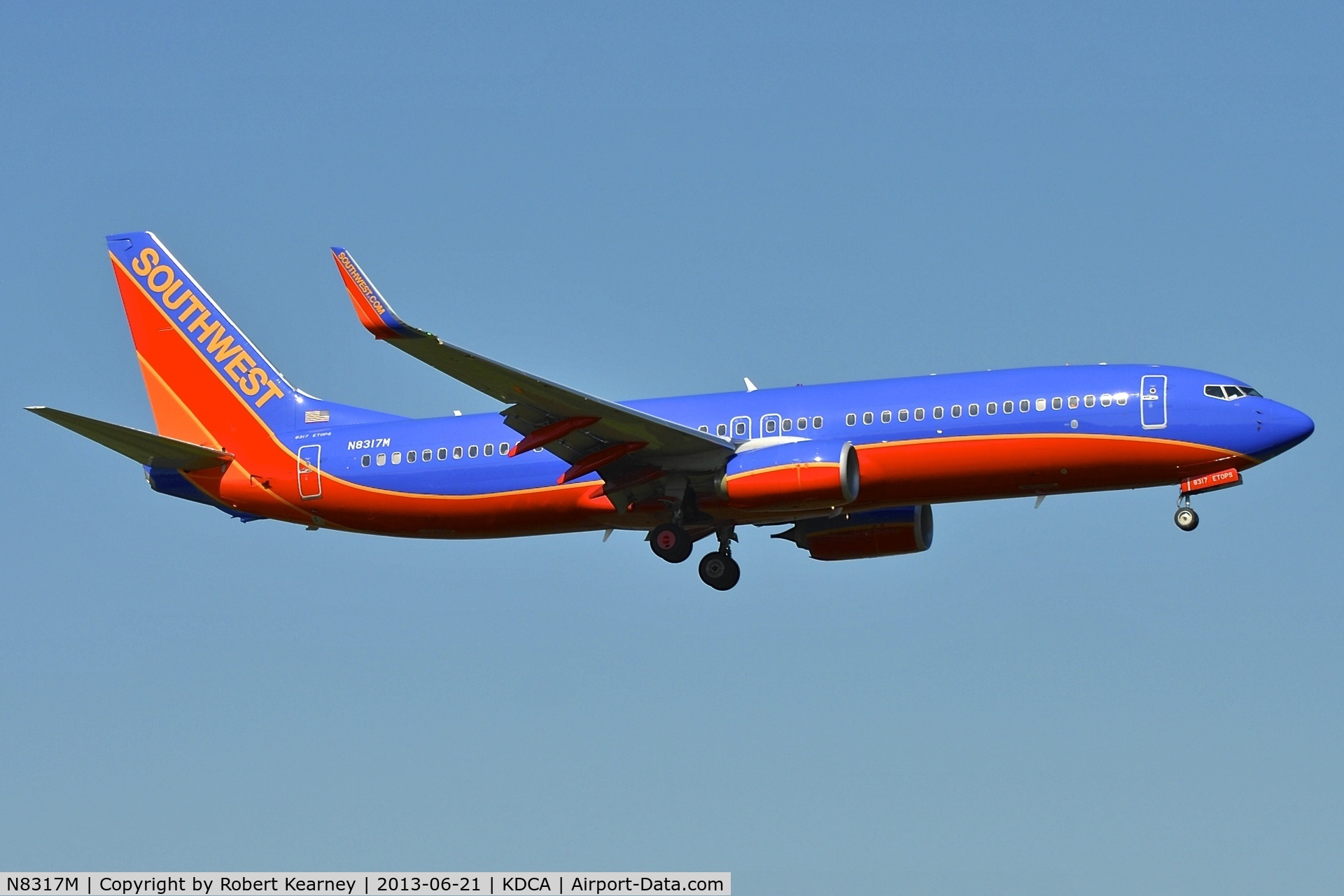 N8317M, 2012 Boeing 737-8H4 C/N 36992, On short finals for r/w 19