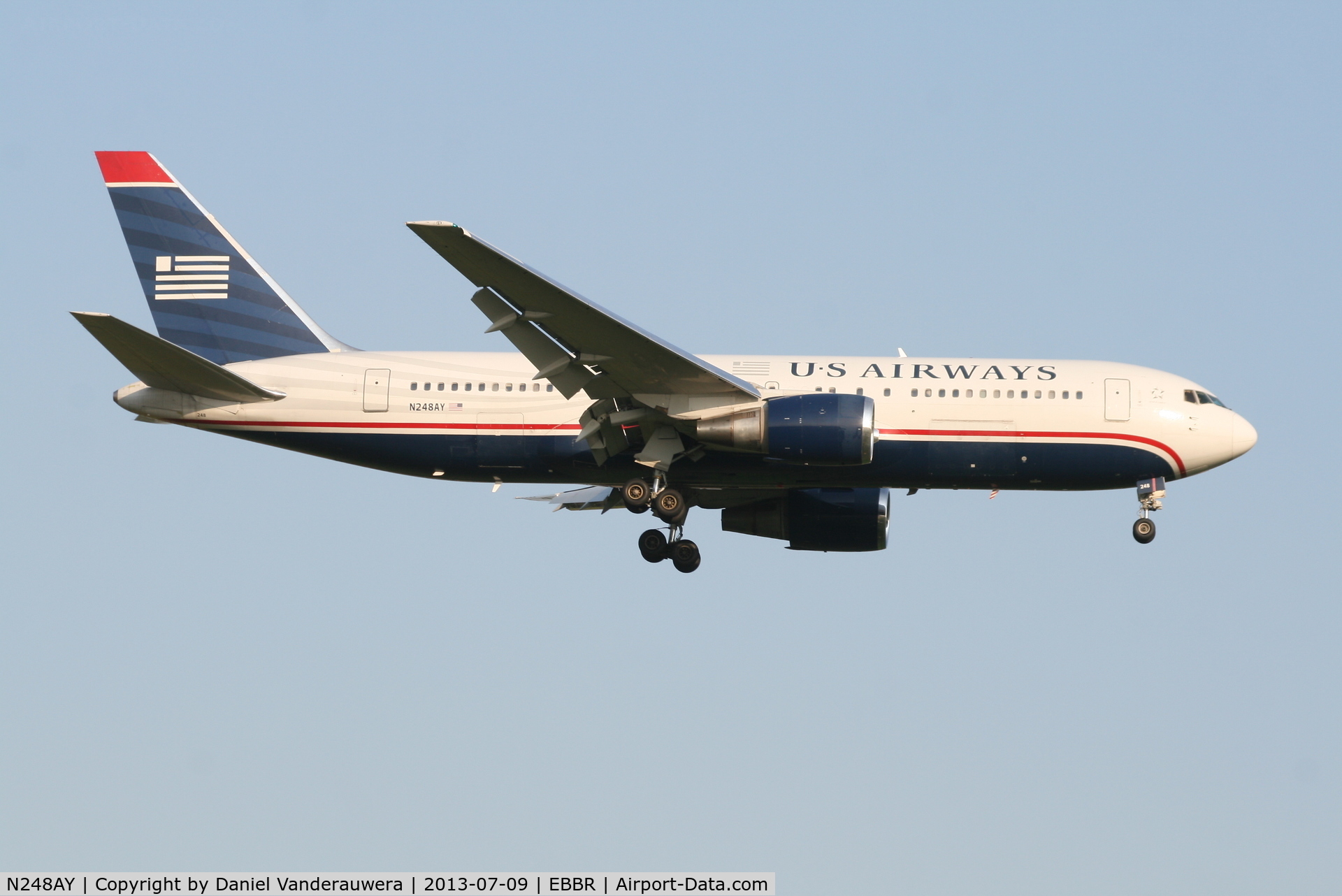 N248AY, 1988 Boeing 767-201 C/N 23900, Arrival of flight US750 to RWY 02