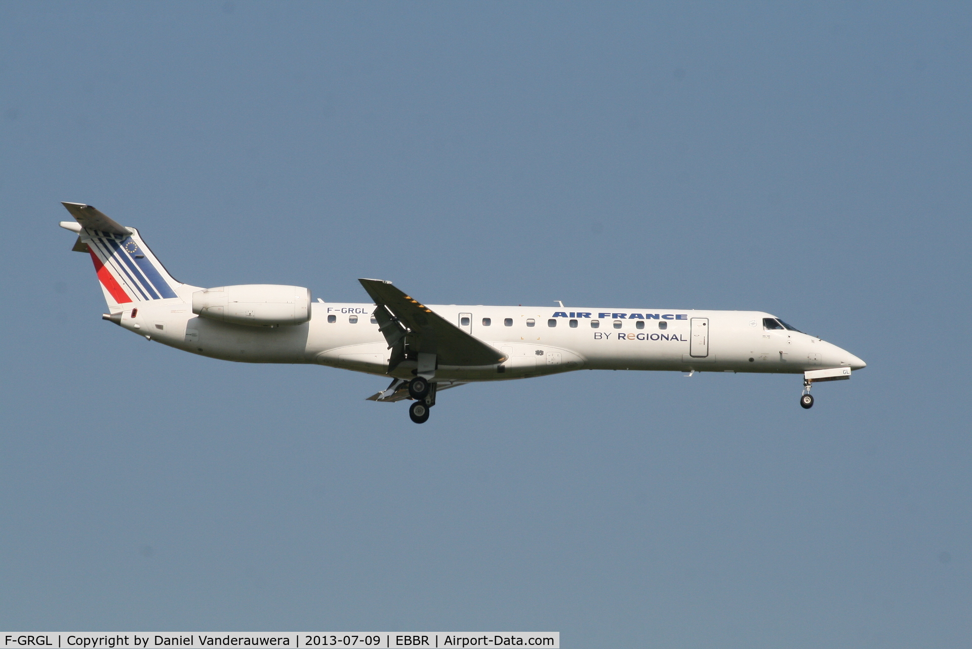 F-GRGL, 2001 Embraer EMB-145EU (ERJ-145EU) C/N 145375, Arrival of flight A5 4312 to RWY 02