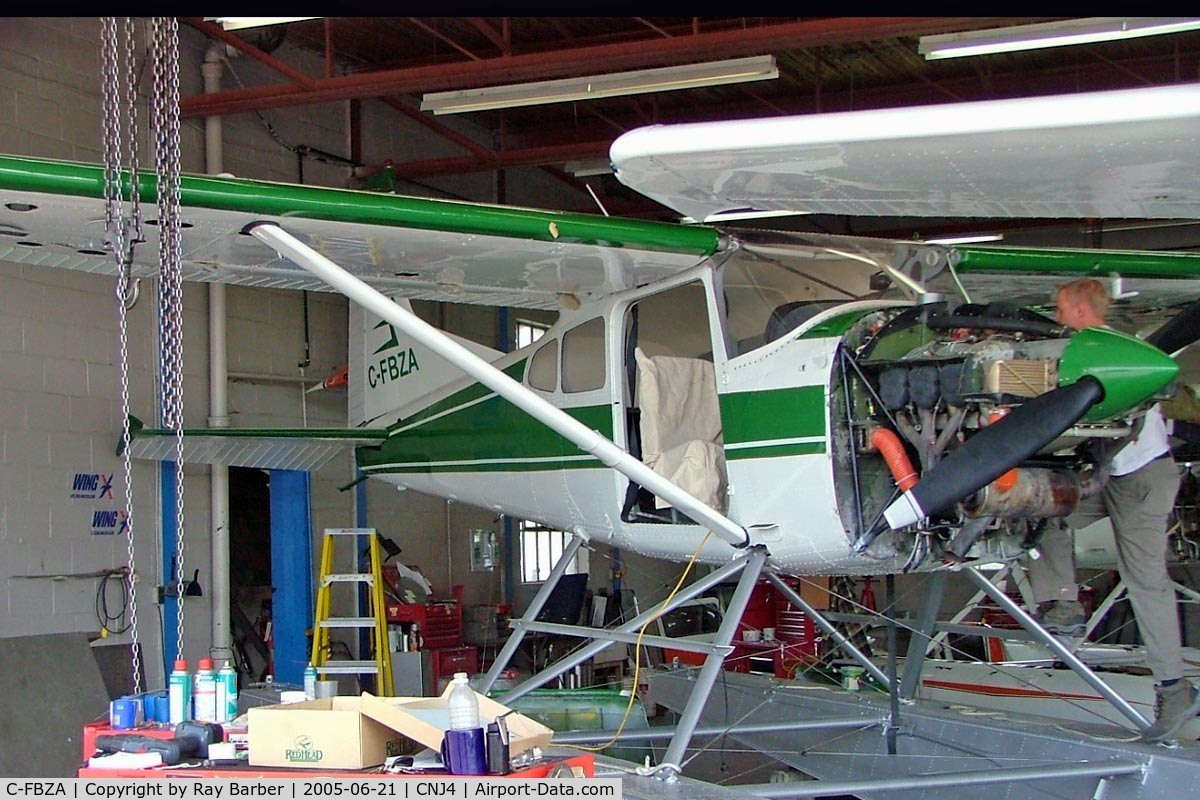 C-FBZA, 1972 Cessna A185E Skywagon 185 C/N 18501996, Cessna A.185E Skywagon 185 [185-01996] Orillia~C 21/06/2005. Taken in a crowded busy working hangar.