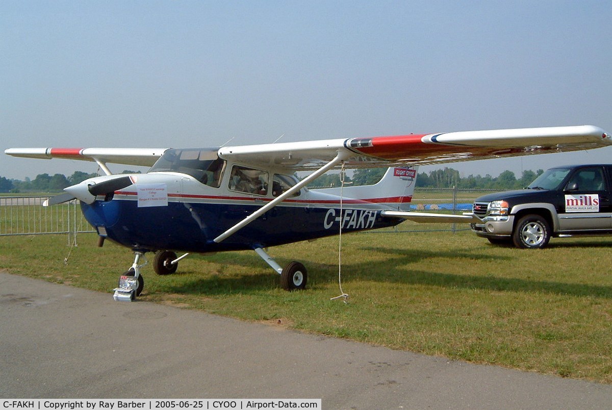 C-FAKH, 1998 Cessna 172S C/N 172S8008, Cessna 172S Skyhawk [172S-8008] Oshawa~C 25/06/2005