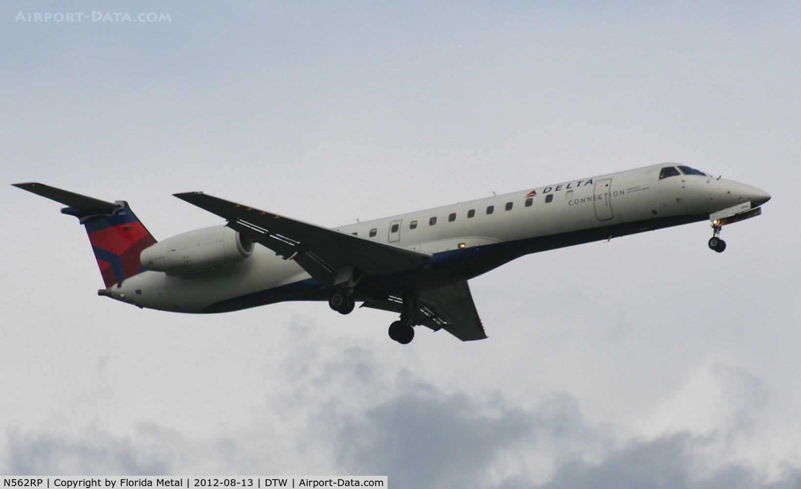 N562RP, 2002 Embraer ERJ-145LR (EMB-145LR) C/N 145451, Delta Connection ERJ-145