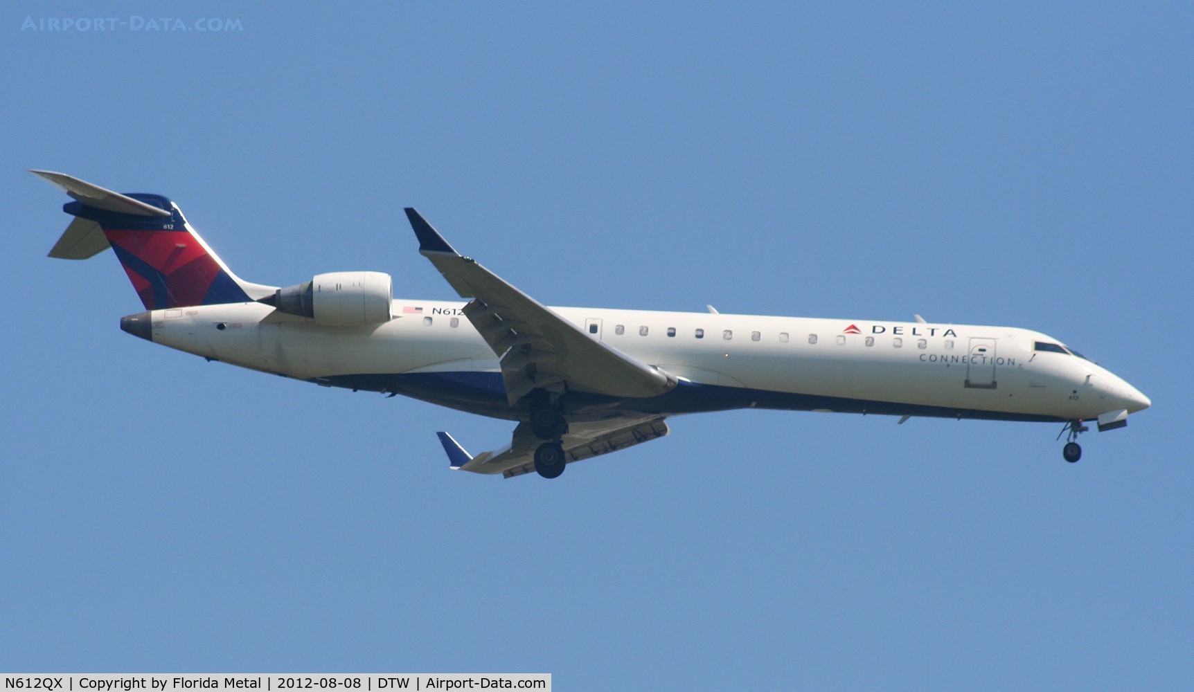 N612QX, 2002 Bombardier CRJ-701 (CL-600-2C10) Regional Jet C/N 10042, Delta Connection CRJ-700