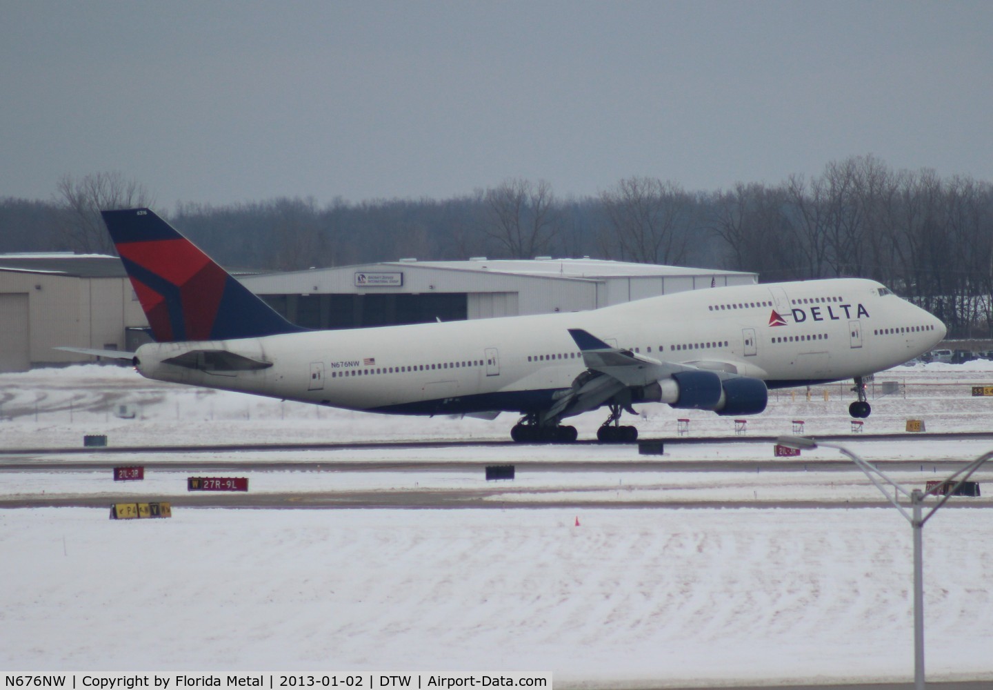 N676NW, 2002 Boeing 747-451 C/N 33002, Delta 747-400