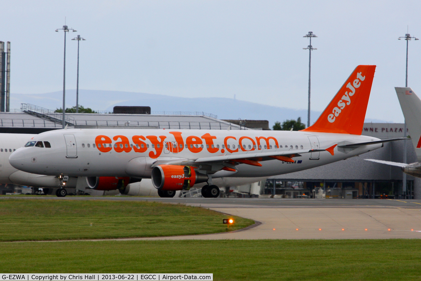 G-EZWA, 2012 Airbus A320-214 C/N 5201, easyJet