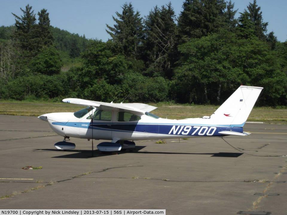 N19700, 1976 Cessna 177B Cardinal C/N 17702584, Cessna 177B at Seaside Oregon