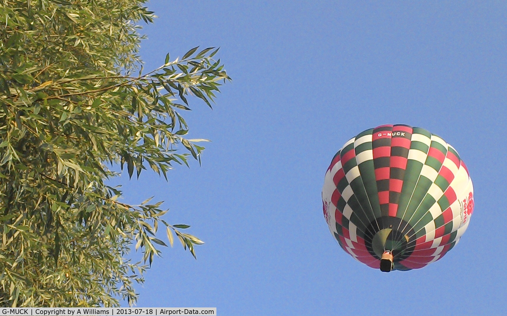 G-MUCK, 2005 Lindstrand Hot Air Balloons LBL 77A C/N 982, Scarisbrick 18.07.2013