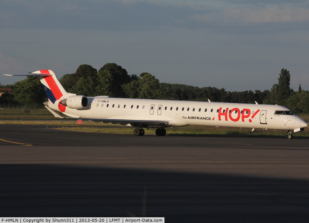 F-HMLN, 2012 Bombardier CRJ-1000EL NG (CL-600-2E25) C/N 19024, Taxiing to the Terminal after landing...