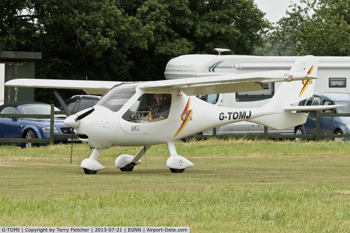 G-TOMJ, 2003 Flight Design CT2K C/N 7975, At 2013 Stoke Golding Stakeout
