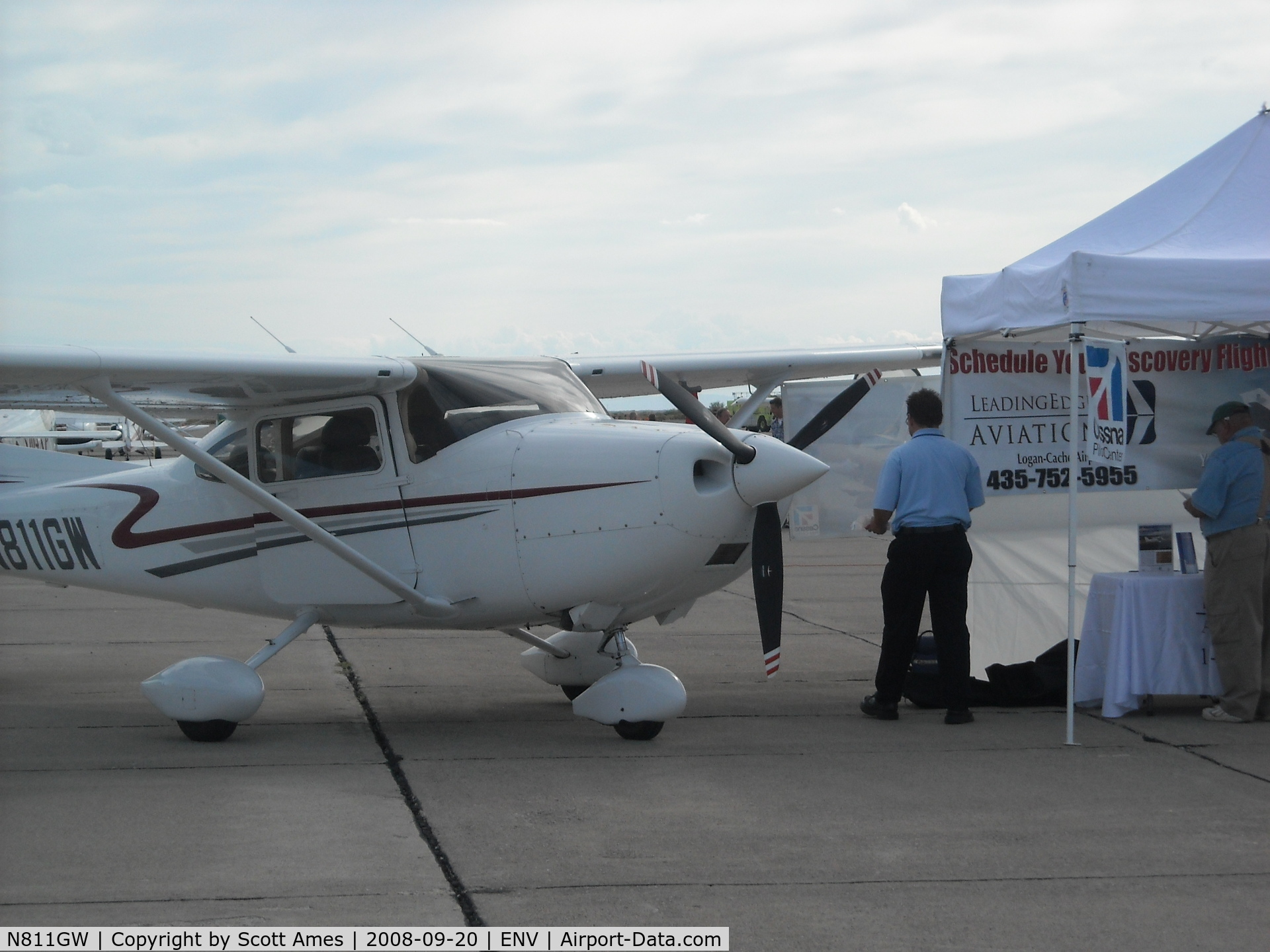 N811GW, 2002 Cessna 182T Skylane C/N 18281101, At the Wendover Airshow