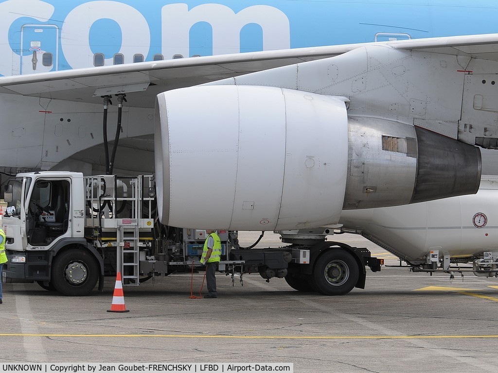 UNKNOWN, Boeing 747 C/N Unknown, refueling 747 Corsair, parking Fox