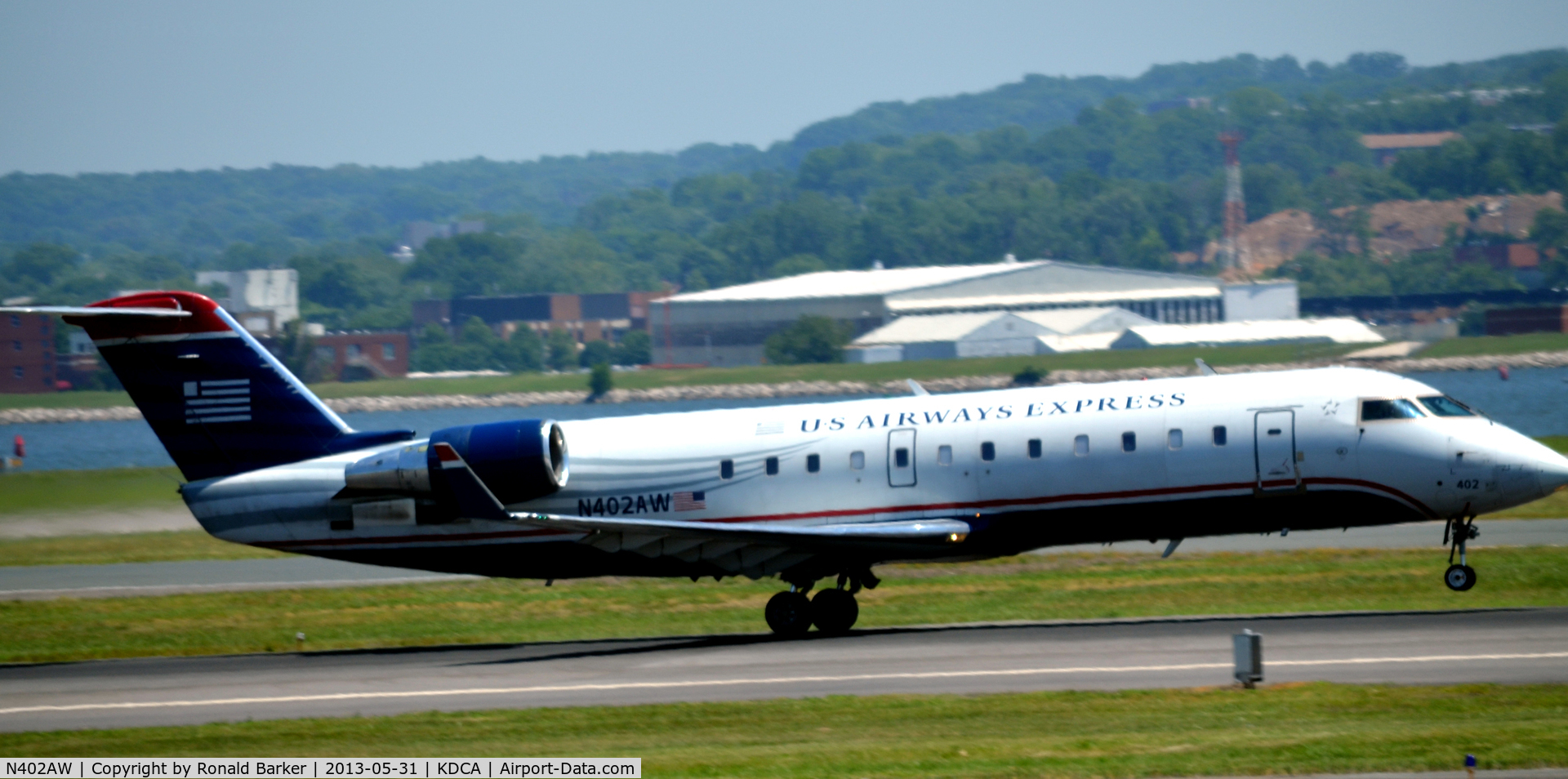 N402AW, 1998 Bombardier CRJ-200LR (CL-600-2B19) C/N 7281, Takeoff DCA