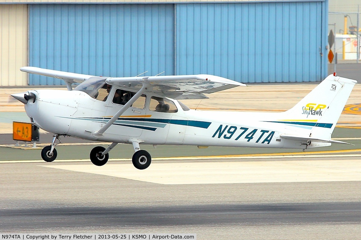 N974TA, 2002 Cessna 172S C/N 172S9074, At Santa Monica Airport , California