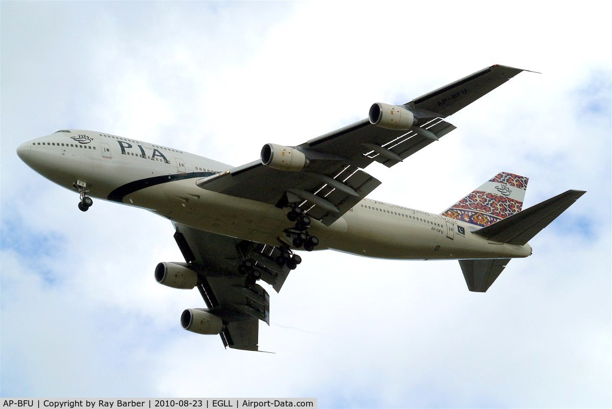 AP-BFU, 1986 Boeing 747-367 C/N 23392, Boeing 747-367 [23392] (Pakistan International Airlines) Home~G 23/08/2010. On approach 27R.