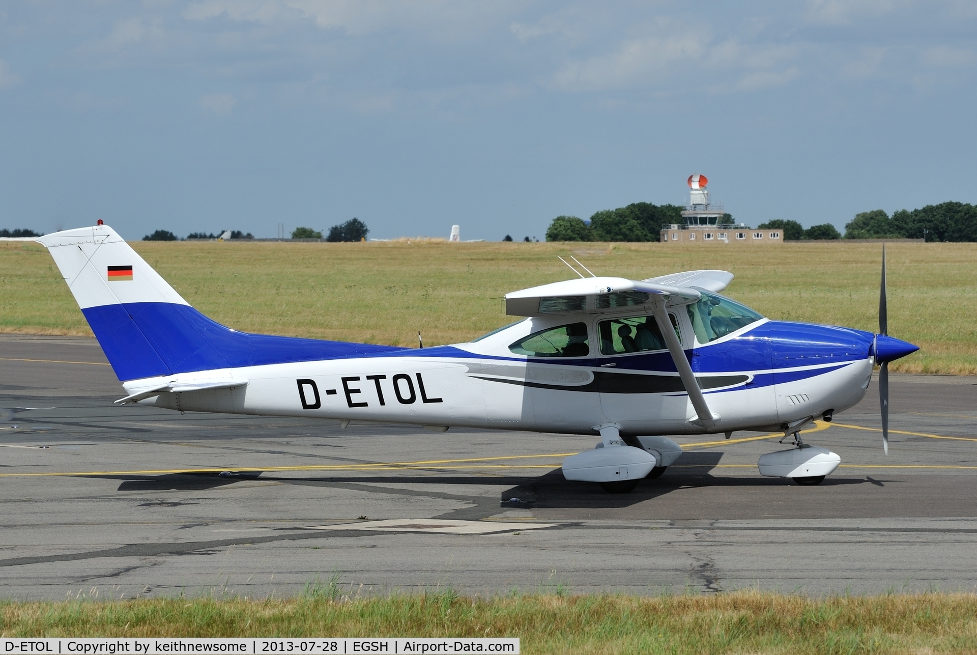D-ETOL, Cessna 182Q Skylane C/N 18267591, About to leave for Wick ?