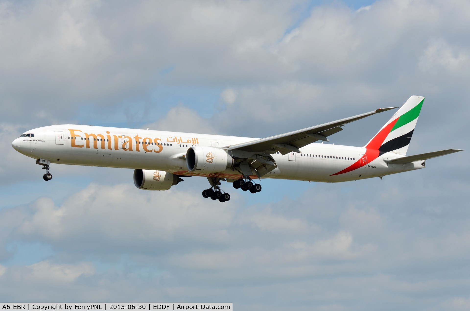 A6-EBR, 2006 Boeing 777-31H/ER C/N 34483, Emirates B773 landing