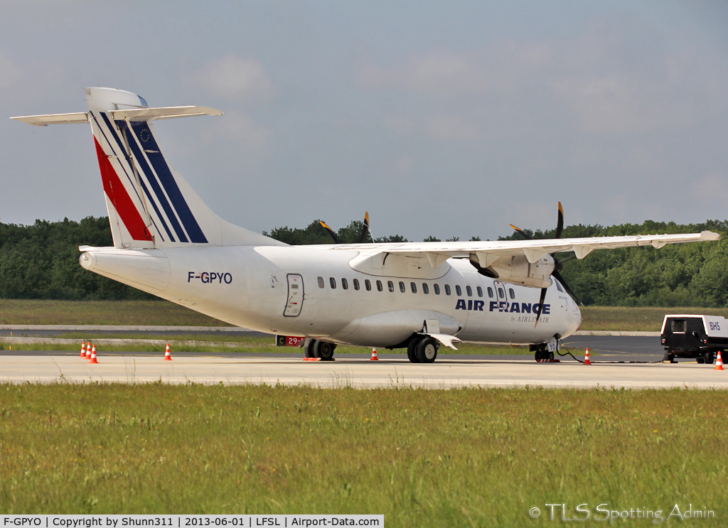 F-GPYO, 1997 ATR 42-500 C/N 544, Waiting a new flight between Brive and Paris...